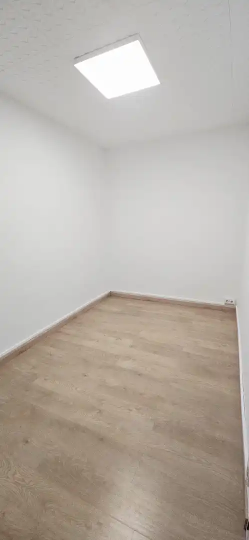 Habitación de Oficina de alquiler en Ciutat Vella
