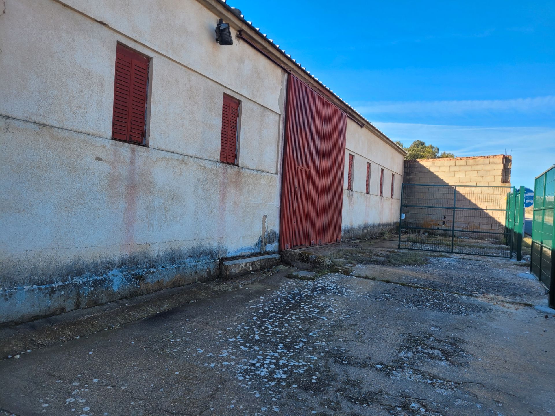 Vista exterior de Nau industrial de lloguer en Golmayo