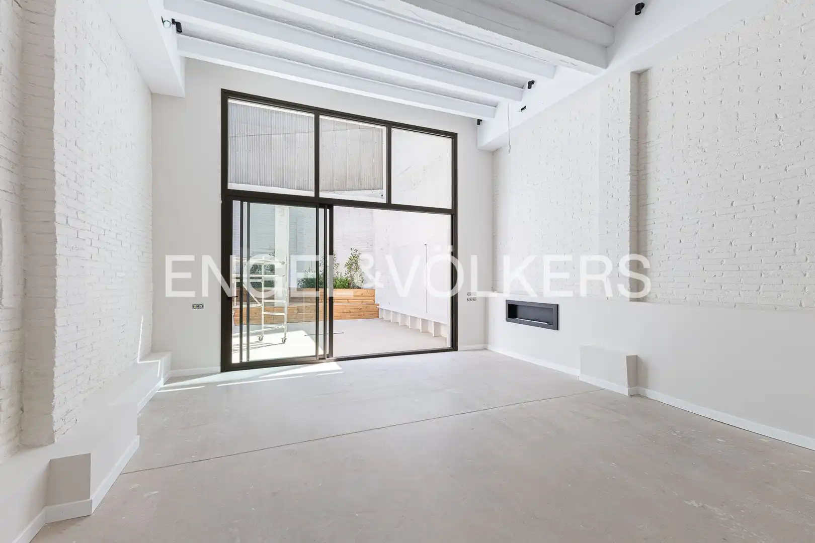 Houses for sale in Barcelona  with Air Conditioner, Heating and Private garden
