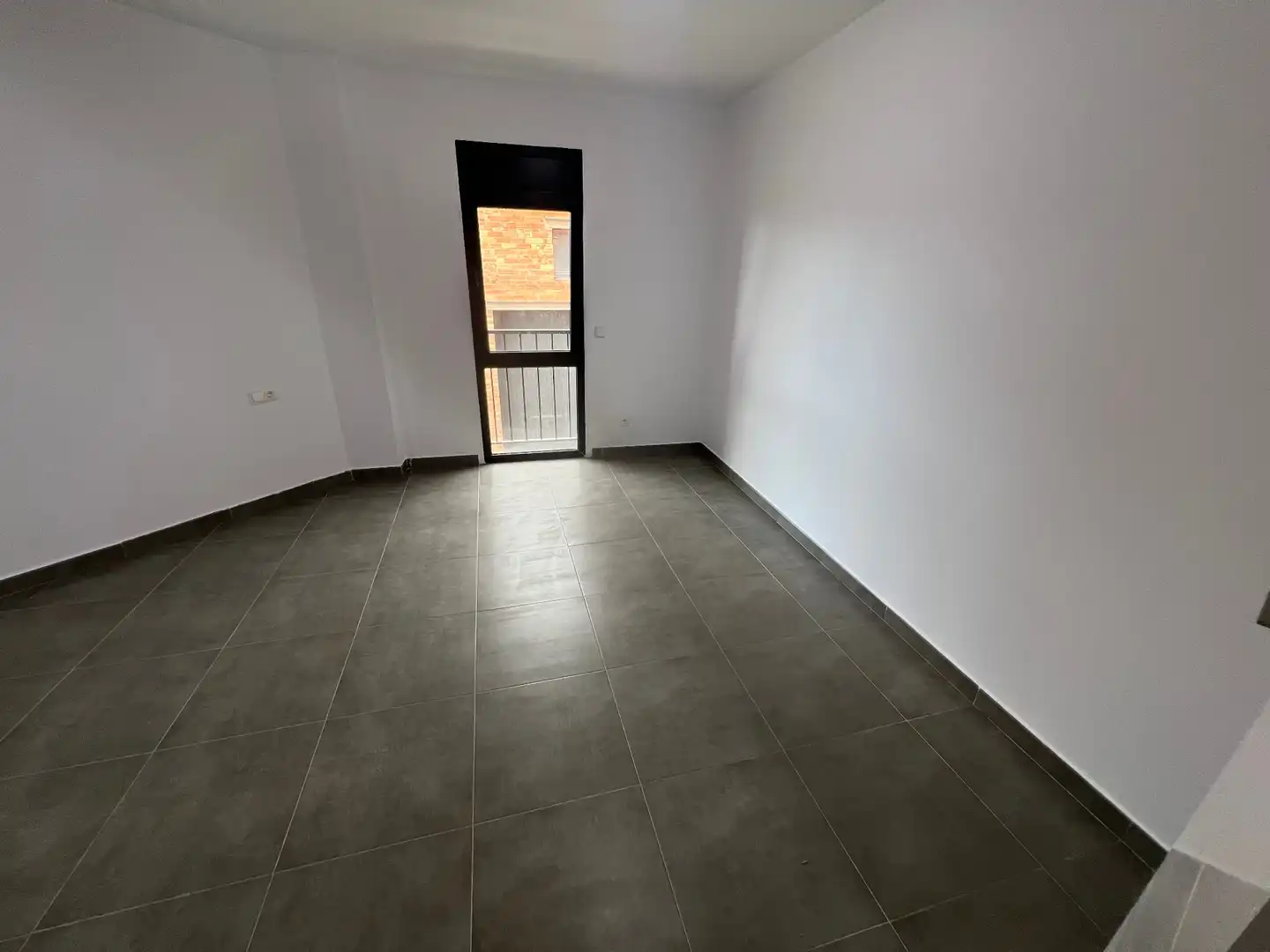 Wohnung zum Verkauf in La Fuliola mit Klimaanlage, Heizung und Abstellraum