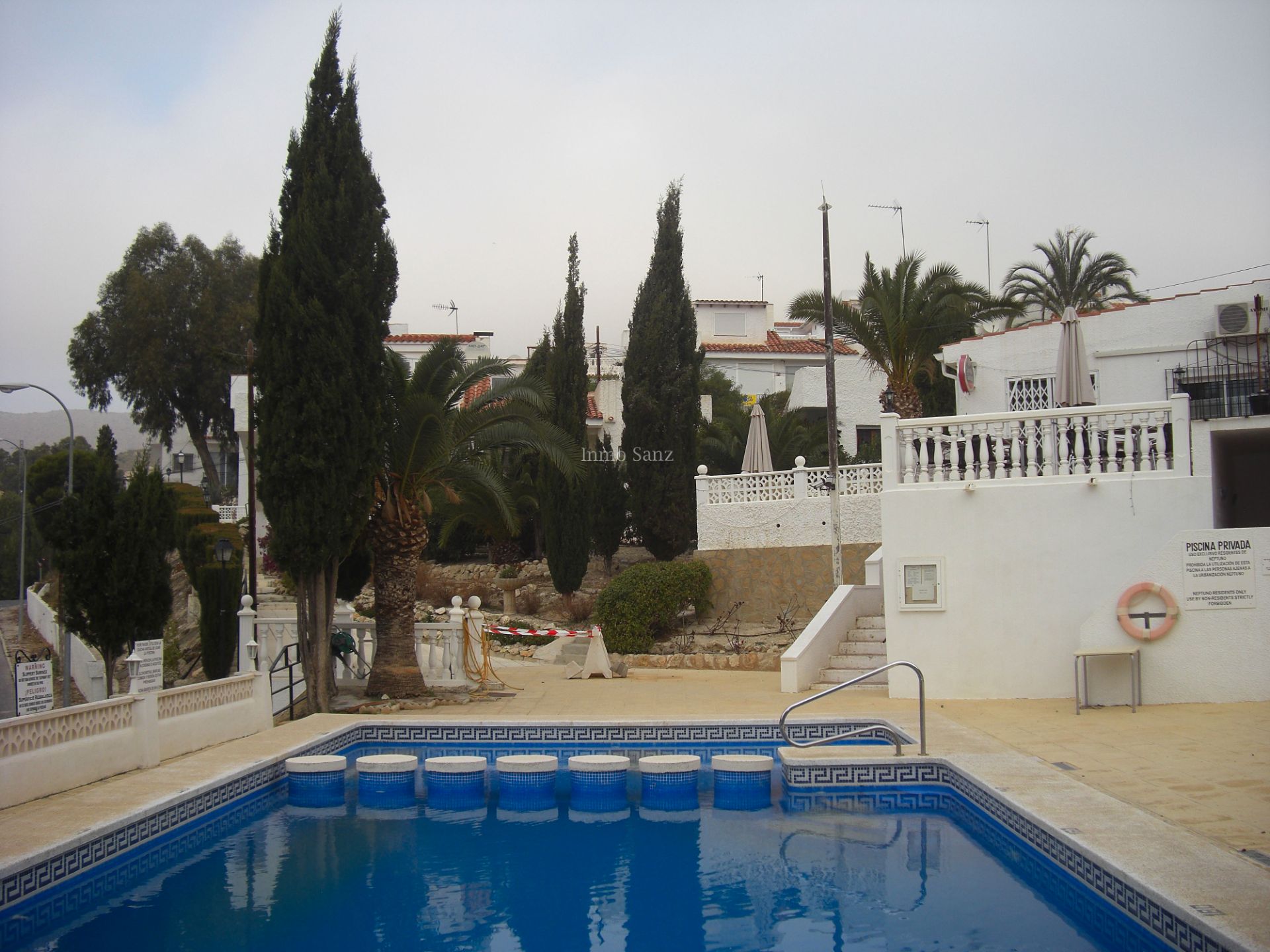Piscina de Casa adosada en venda en El Campello amb Aire condicionat, Terrassa i Traster