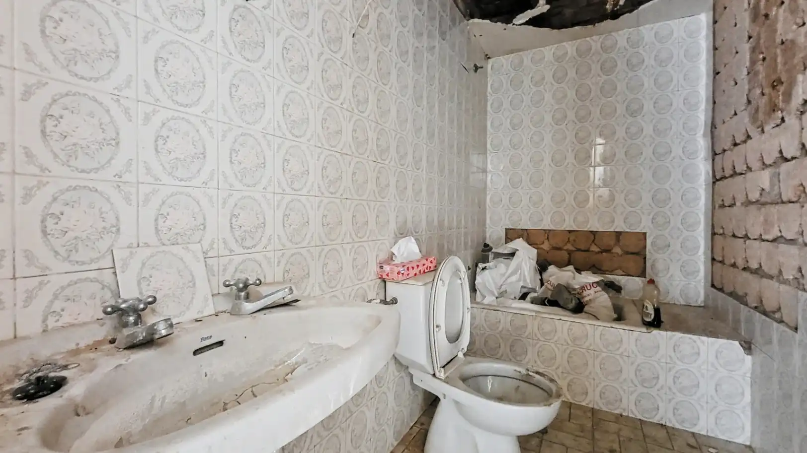 Bathroom of Houses for sale in Dénia  with Terrace and Storage room