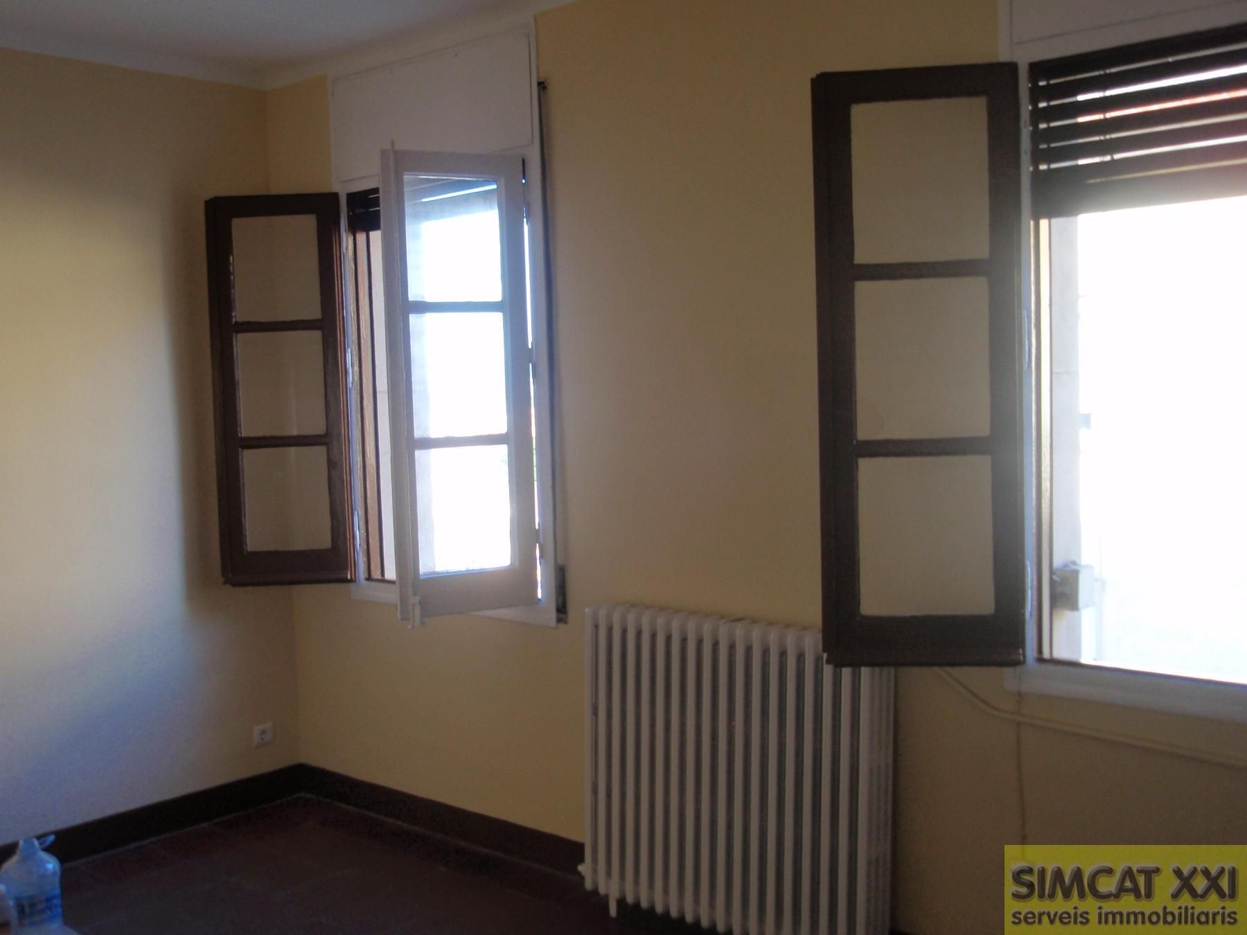 Bedroom of Flat for sale in Figueres  with Heating