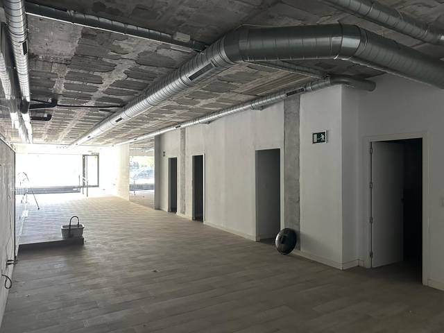 Local comercial en Alquiler en Avda. Federico Garcia Lorca - Nueva Estación Autobuses