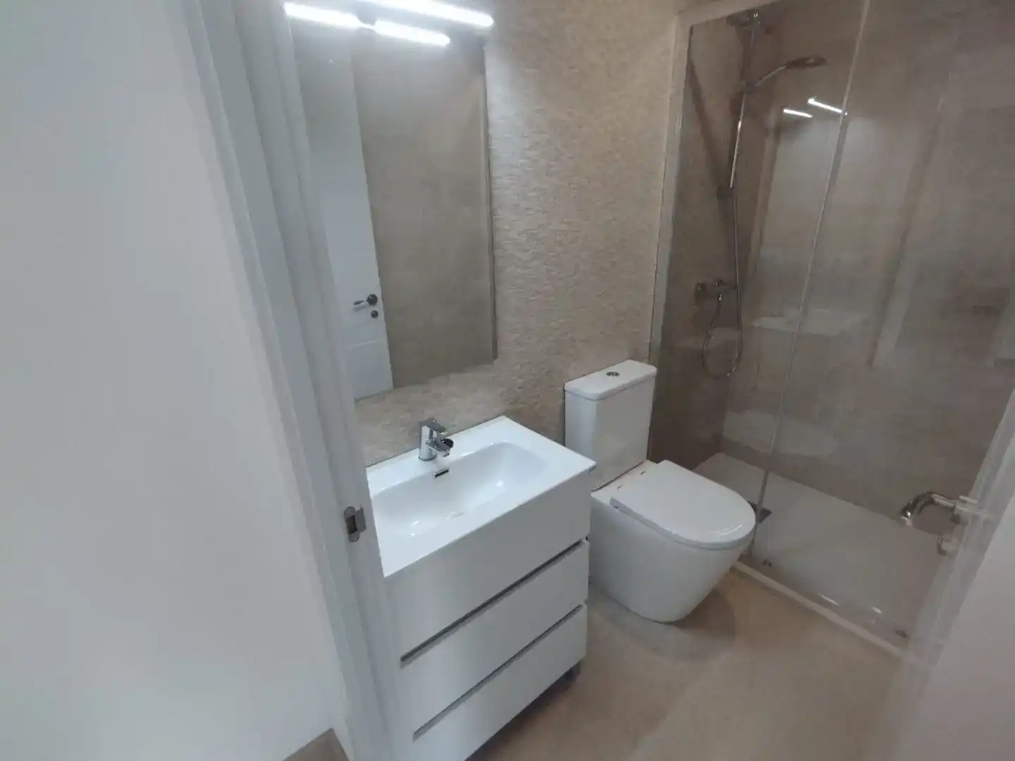 Bany de Pis en venda en Zaragoza amb Aire condicionat, Jardí privat i Parquet