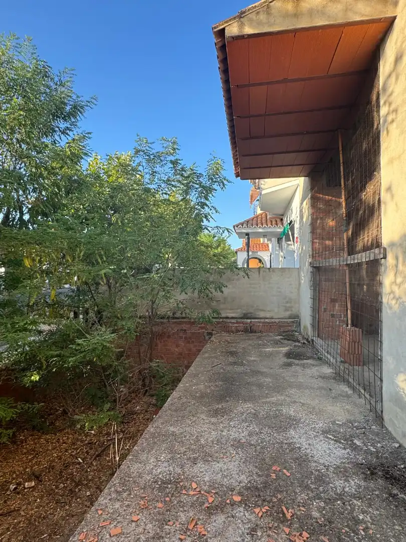 Vista exterior de Casa o xalet en venda en Castuera amb Jardí privat, Terrassa i Traster