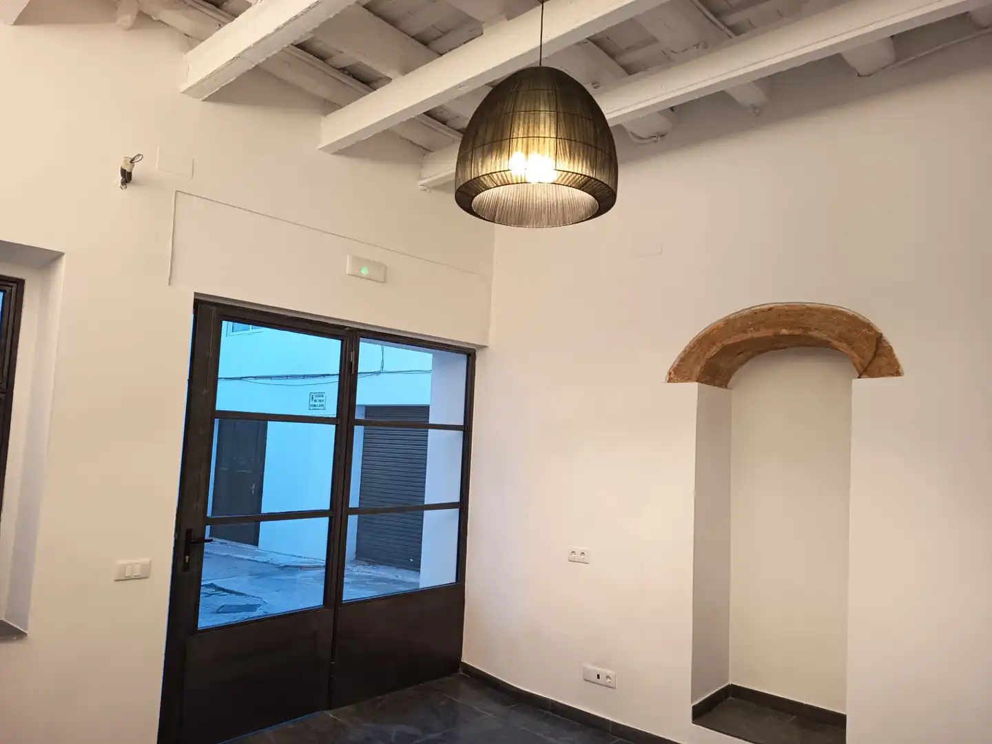 Local comercial en alquiler en Carrer Pau, imagen 3