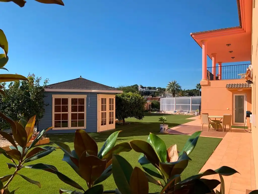 Garden of Houses for sale in L'Alfàs del Pi  with Air Conditioner, Heating and Private garden