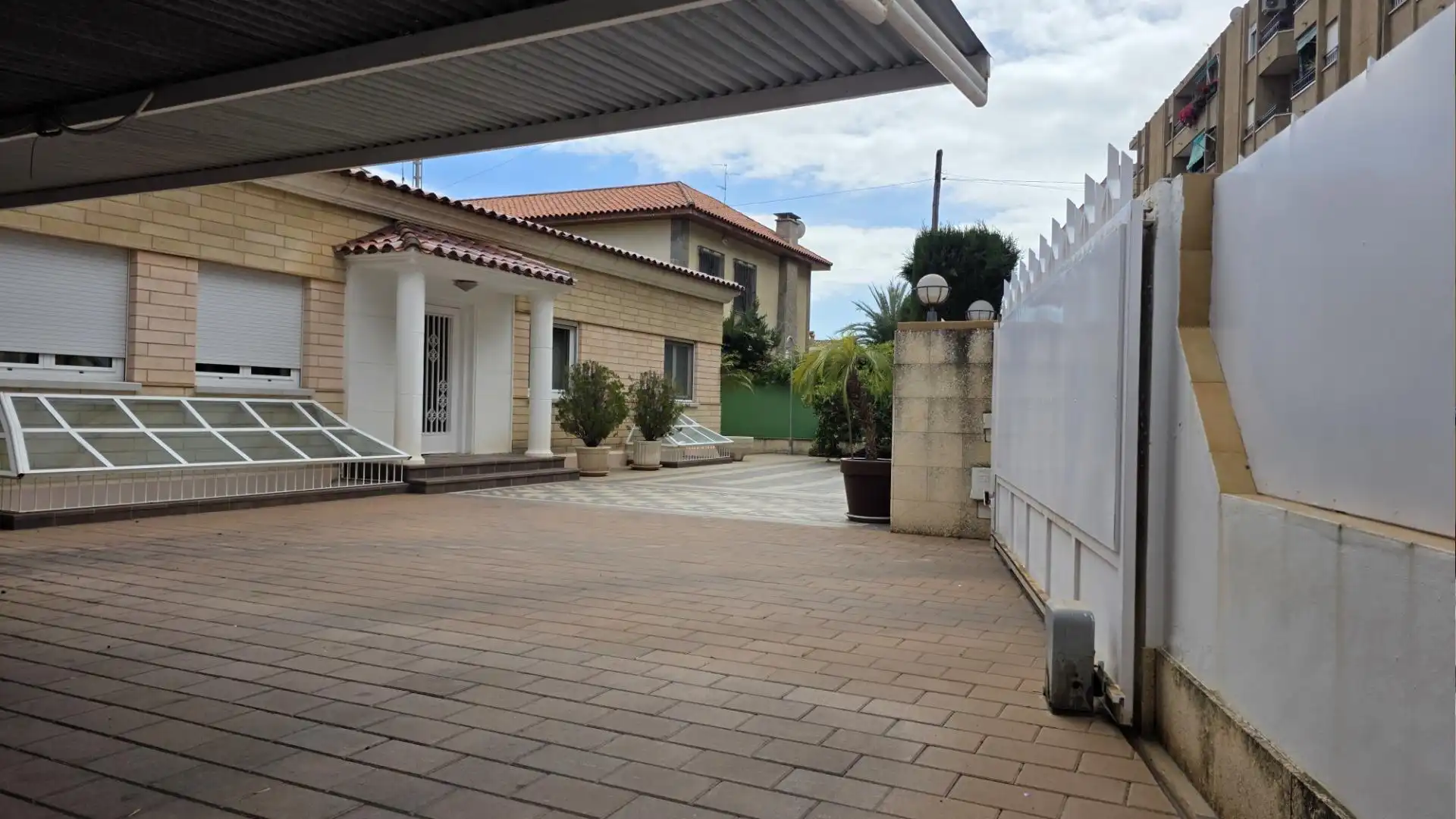 Exterior view of Houses for sale in Elche / Elx  with Air Conditioner, Private garden and Parquet flooring