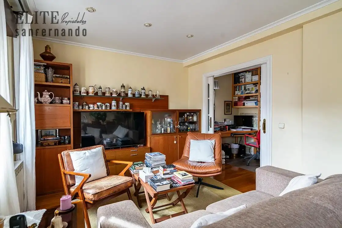 Sala de estar de Casa o chalet en venta en Santander con Calefacción, Jardín privado y Parquet