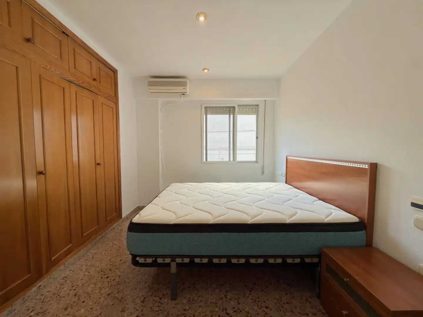 Flat with lift for sale in POETA LLORENTE, imagen 5