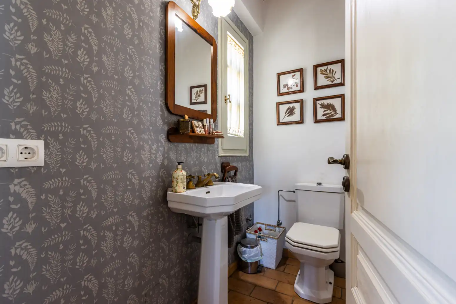 Bathroom of Houses for sale in Matadepera  with Heating and Swimming Pool