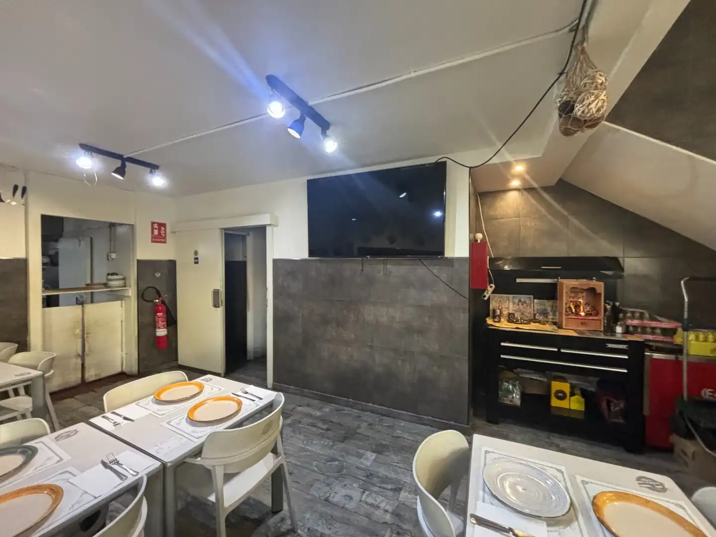 Business premises for transfer in Sants - Montjuïc, imagen 12