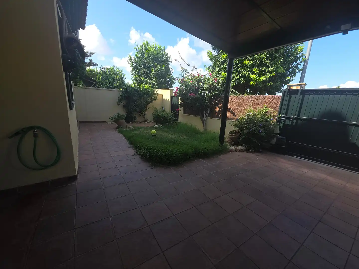 Jardín de Casa adosada en venta en Montequinto con Aire acondicionado, Calefacción y Jardín privado