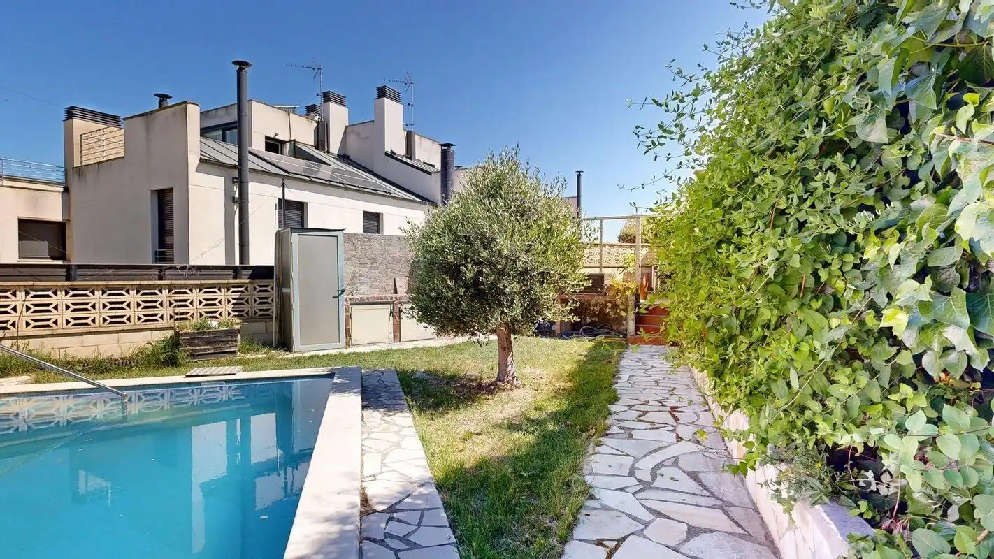 Piscina de Casa o xalet en venda en Cuarte de Huerva amb Aire condicionat, Jardí privat i Terrassa