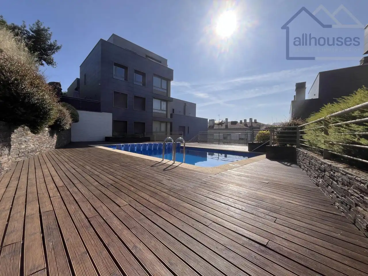 Piscina de Apartamento en venta en Vigo  con Calefacción, Piscina y Amueblado