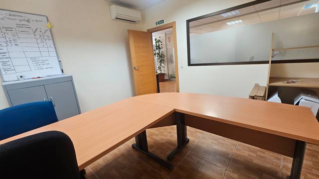 Oficina en Alquiler en Costabella