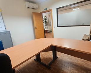Oficina de lloguer en Marbella amb Aire condicionat, Terrassa i Moblat