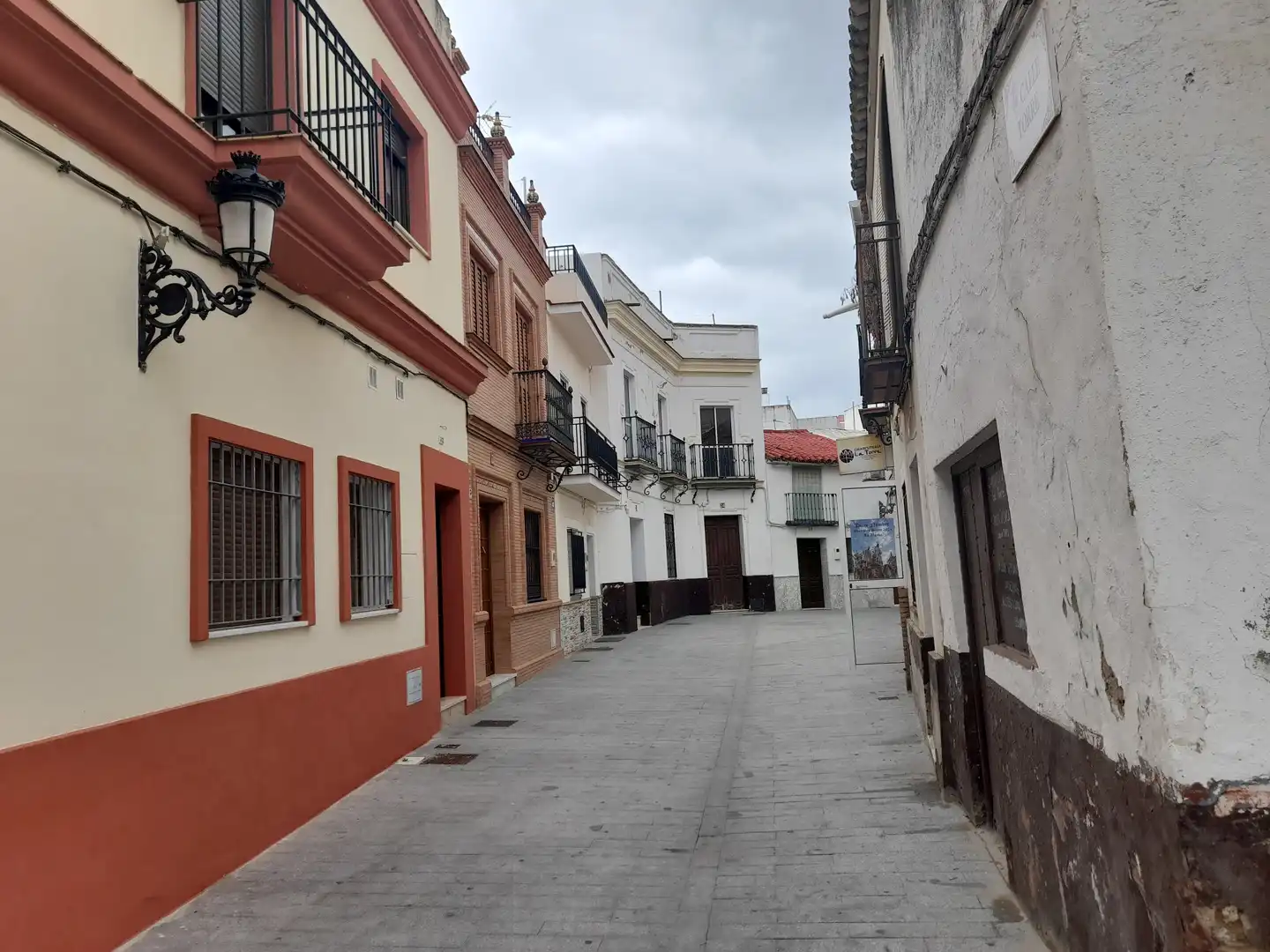 Vista exterior de Casa o xalet en venda en La Algaba amb Calefacció, Moblat i Rentadora