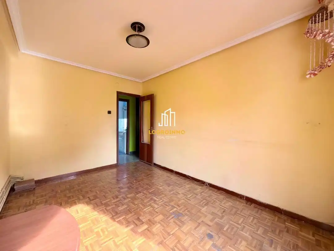 Habitación de Piso en venta en  Logroño con Calefacción y Balcón