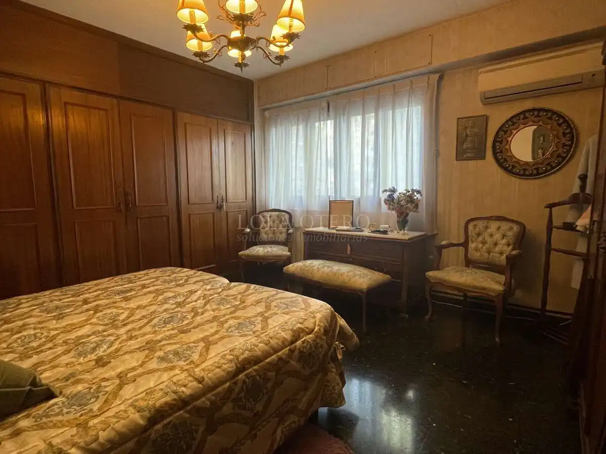 Bedroom of Flat for sale in Valencia  with Air Conditioner, Heating and Balcony