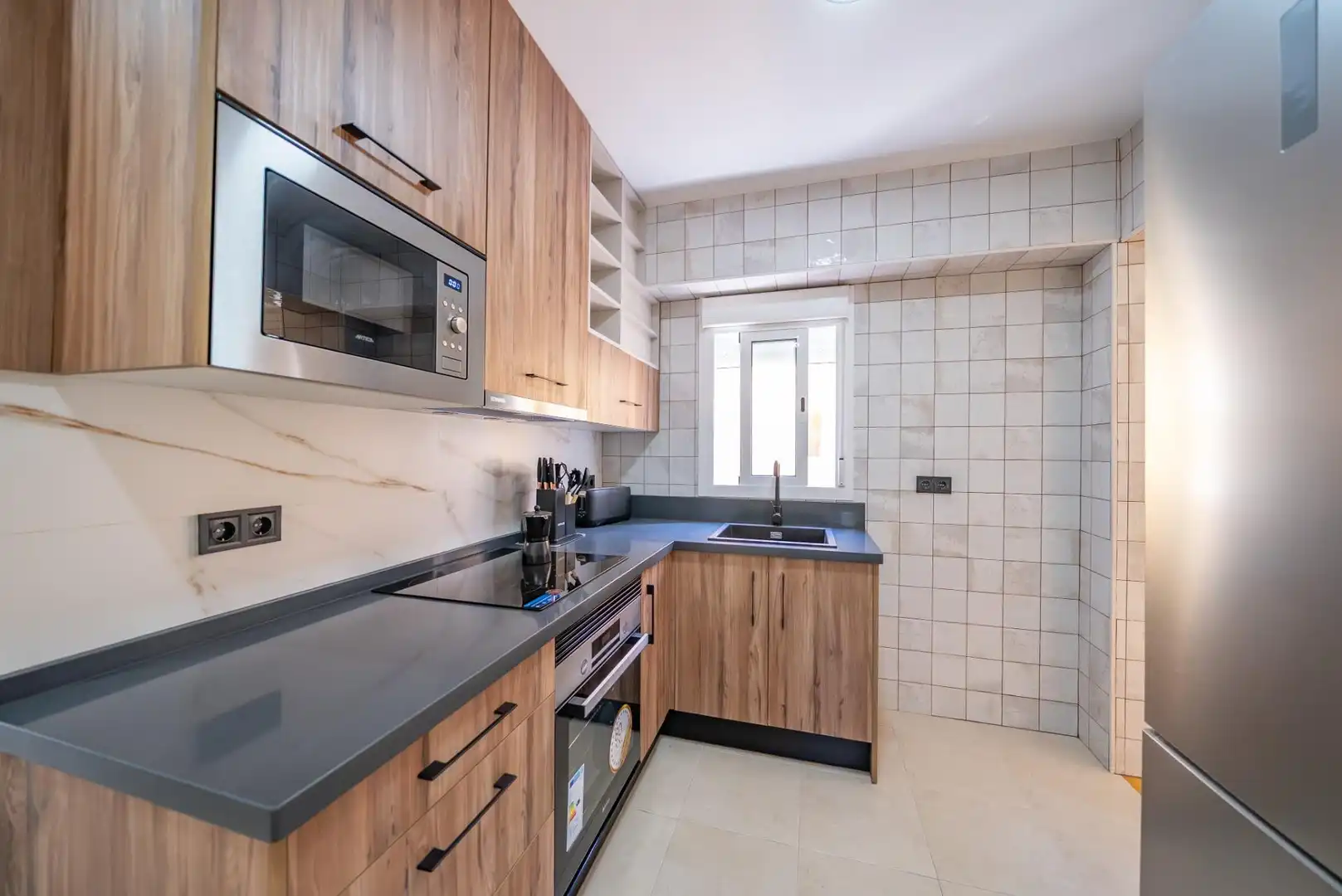 Küche von Wohnung zur untervermieten in Sevilla mit Klimaanlage, Terrasse und Möbliert