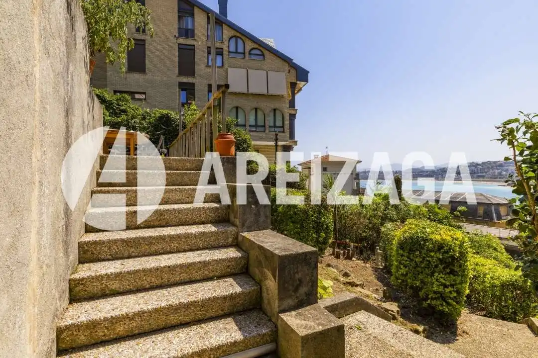 Jardí de Casa o xalet en venda en Donostia - San Sebastián  amb Calefacció, Jardí privat i Terrassa