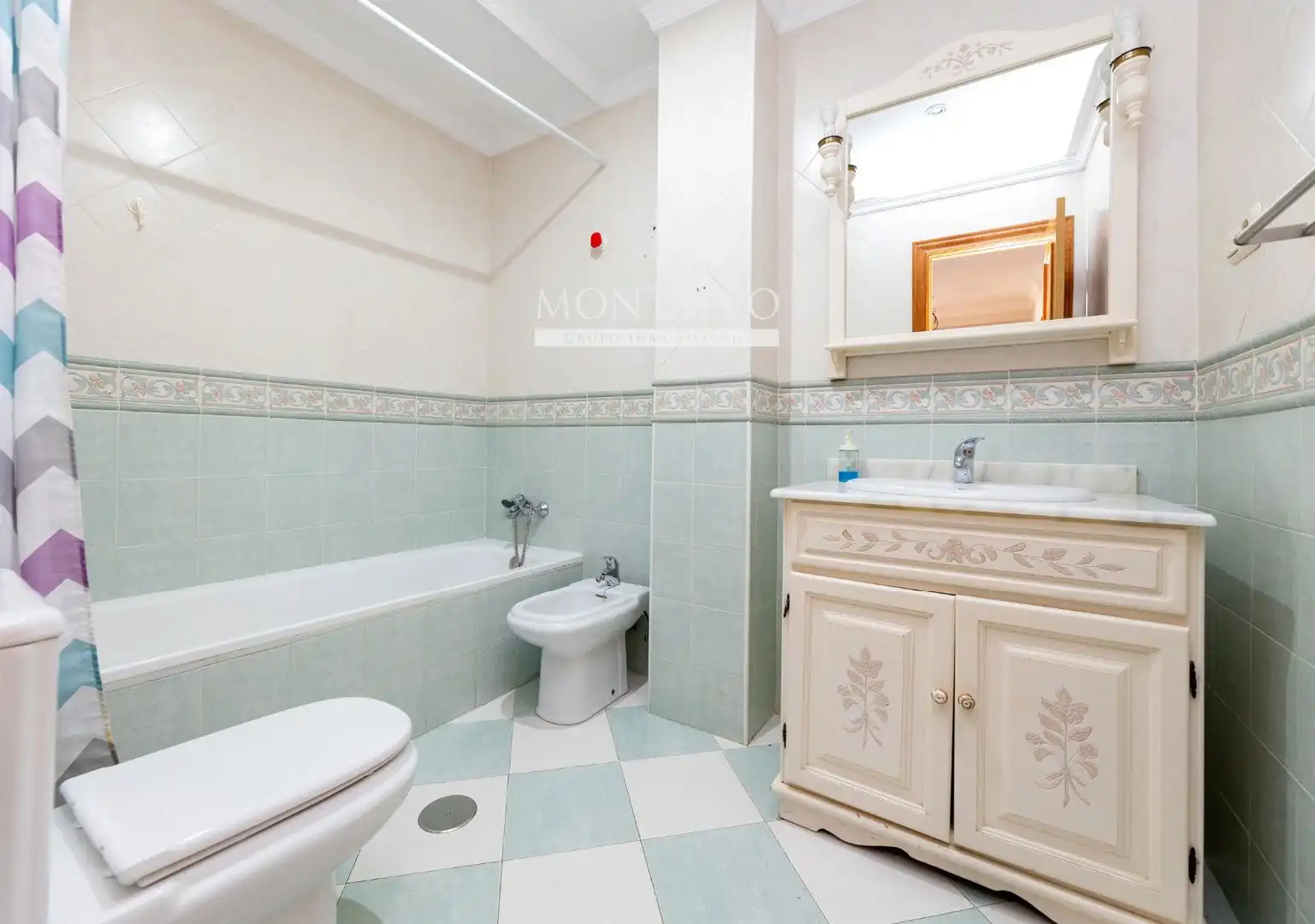 Baño de Casa adosada en venta en Pinos Puente con Terraza y Trastero