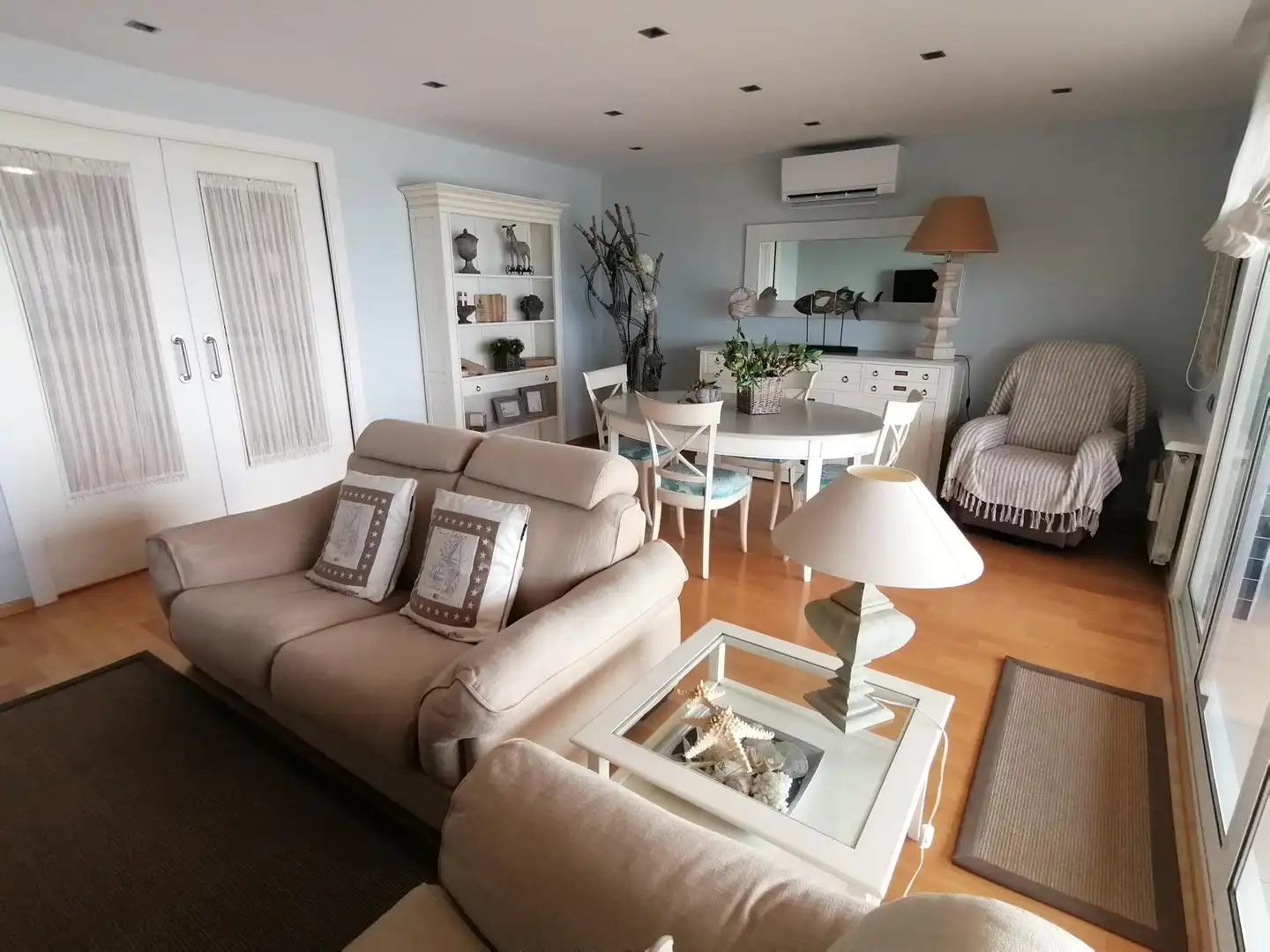 Sala de estar de Piso en venta en Calafell con Aire acondicionado, Calefacción y Parquet