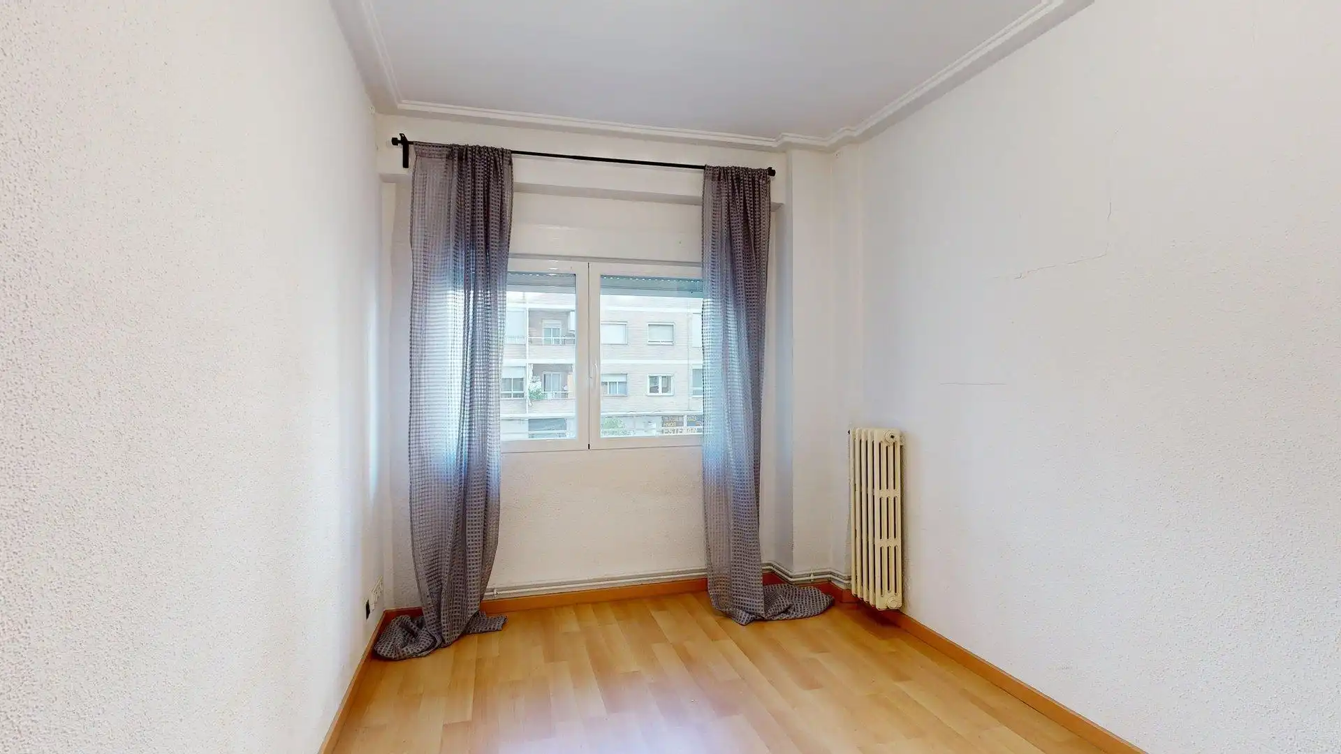 Habitación de Piso en venta en Zaragoza con Calefacción, Terraza y Balcón