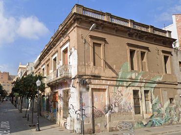 Casa amb jardí en venda a Carrer de Coroleu