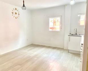 Bedroom of Flat for sale in  Madrid Capital  with Air Conditioner