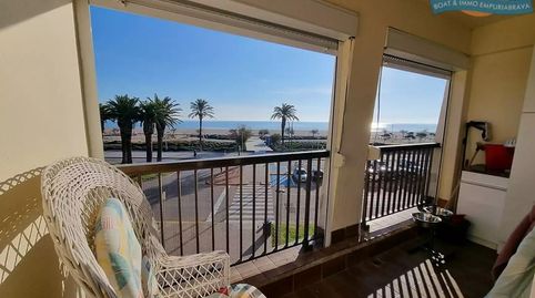 Encantador Piso en Primera Línea de Mar en Empuriabrava