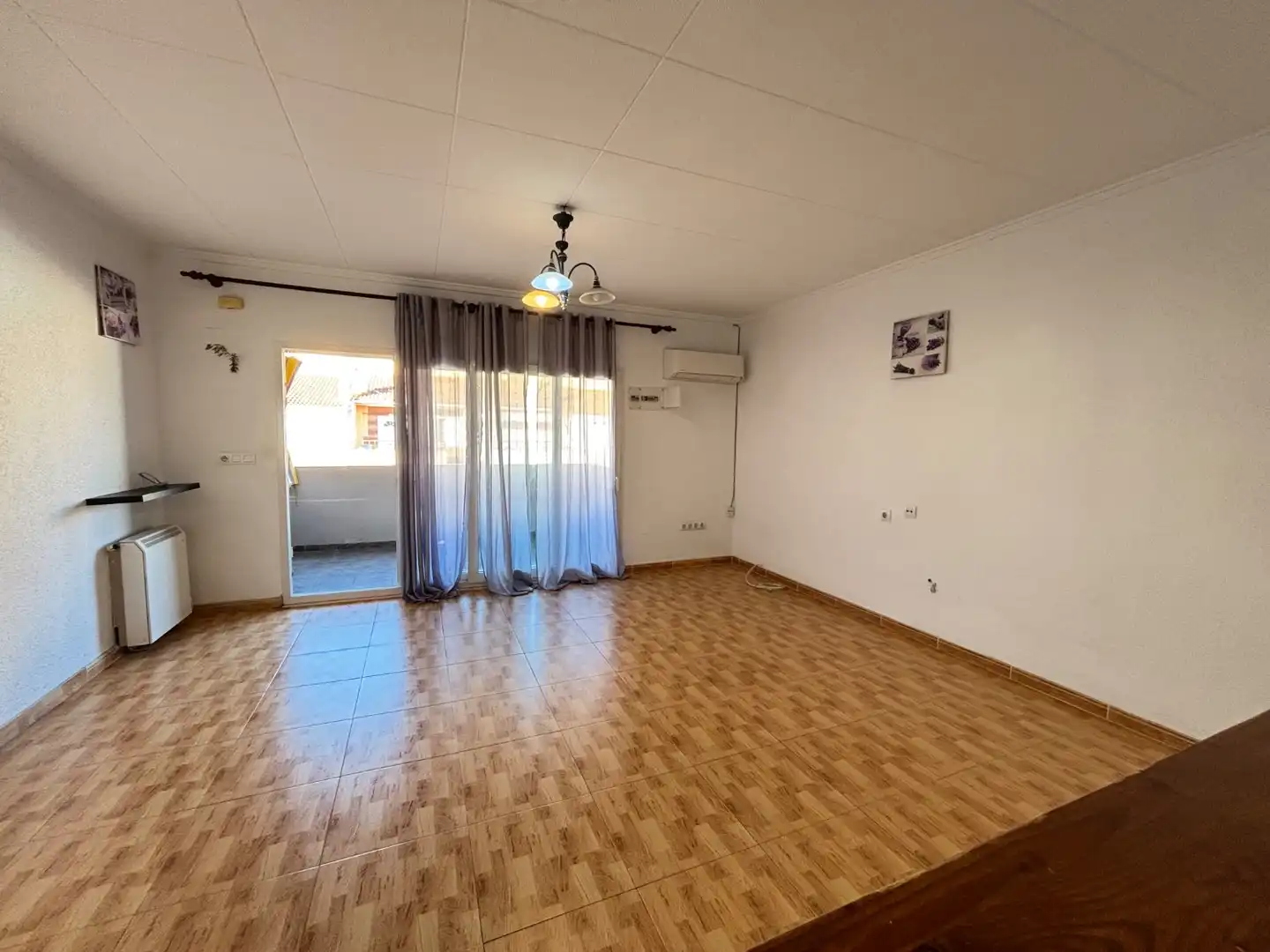 Sala d'estar de Apartament en venda en Torrevieja amb Aire condicionat, Terrassa i Internet