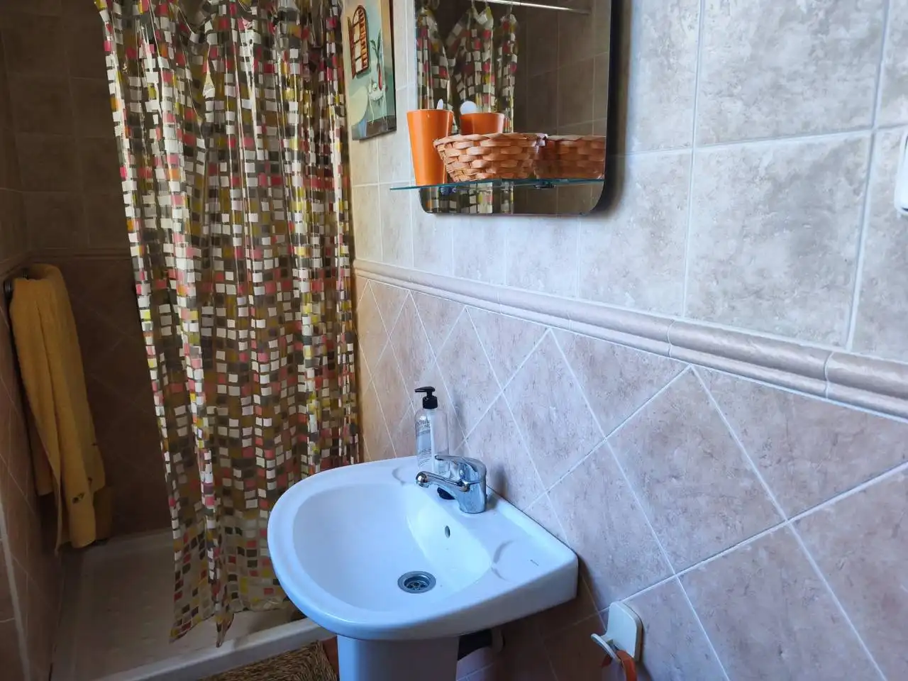 Bathroom of Houses for rent in Mengíbar  with Air Conditioner, Heating and Furnished