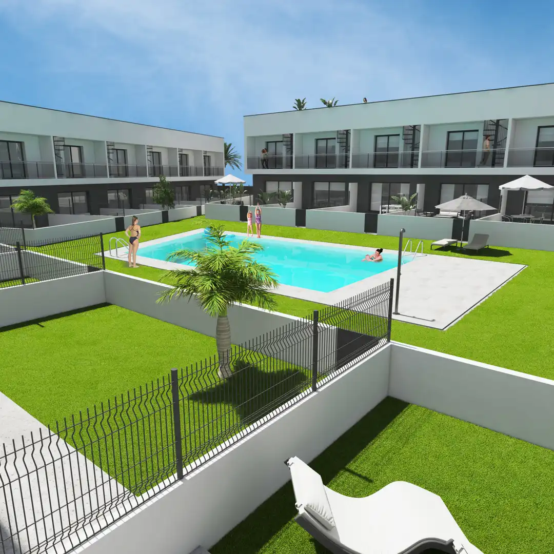 Schwimmbecken von Einfamilien-Reihenhaus zum Verkauf in El Vendrell mit Klimaanlage, Heizung und Privatgarten