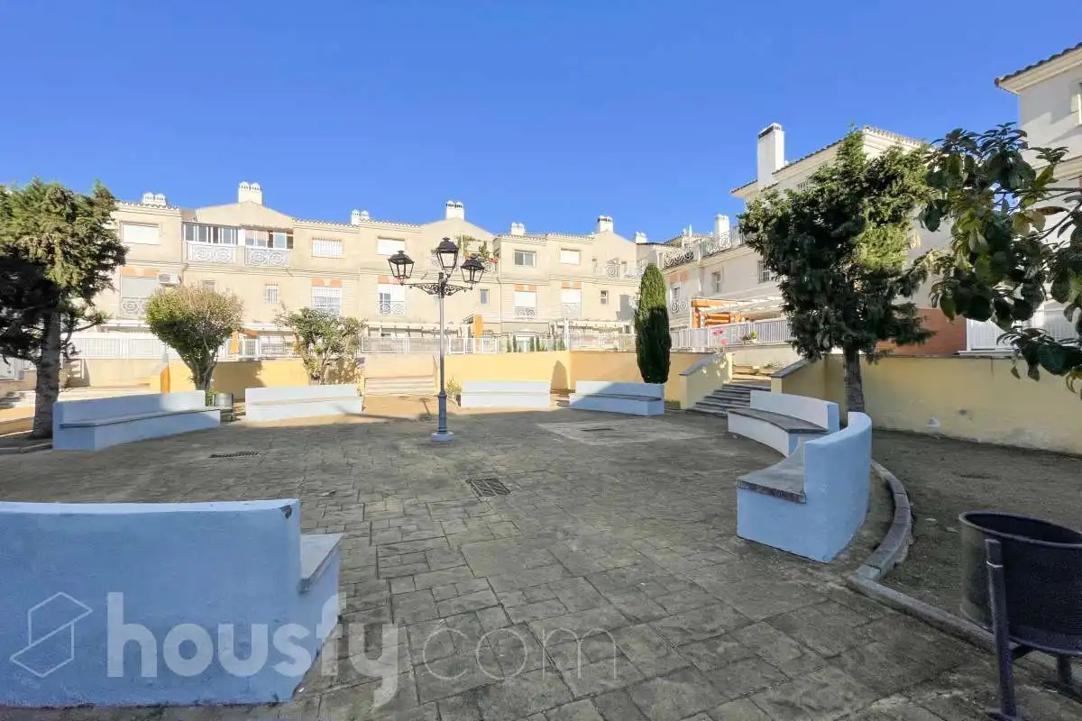 Vista exterior de Casa o xalet en venda en Bormujos amb Aire condicionat, Jardí privat i Terrassa