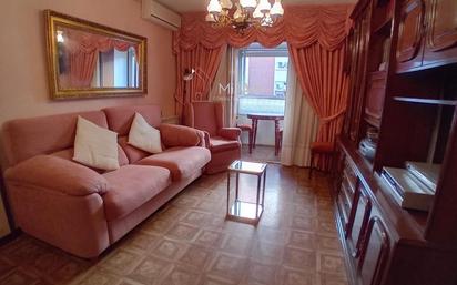 Living room of Flat for sale in  Madrid Capital  with Air Conditioner, Heating and Terrace