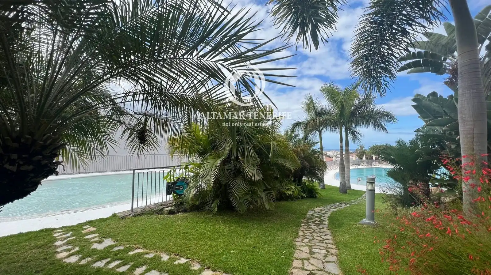Apartamento con piscina en venta en Costa Adeje, imagen 45