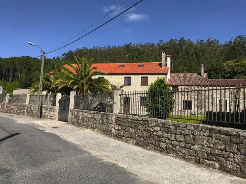 Vista exterior de Casa o chalet en venta en Lousame con Calefacción, Jardín privado y Parquet