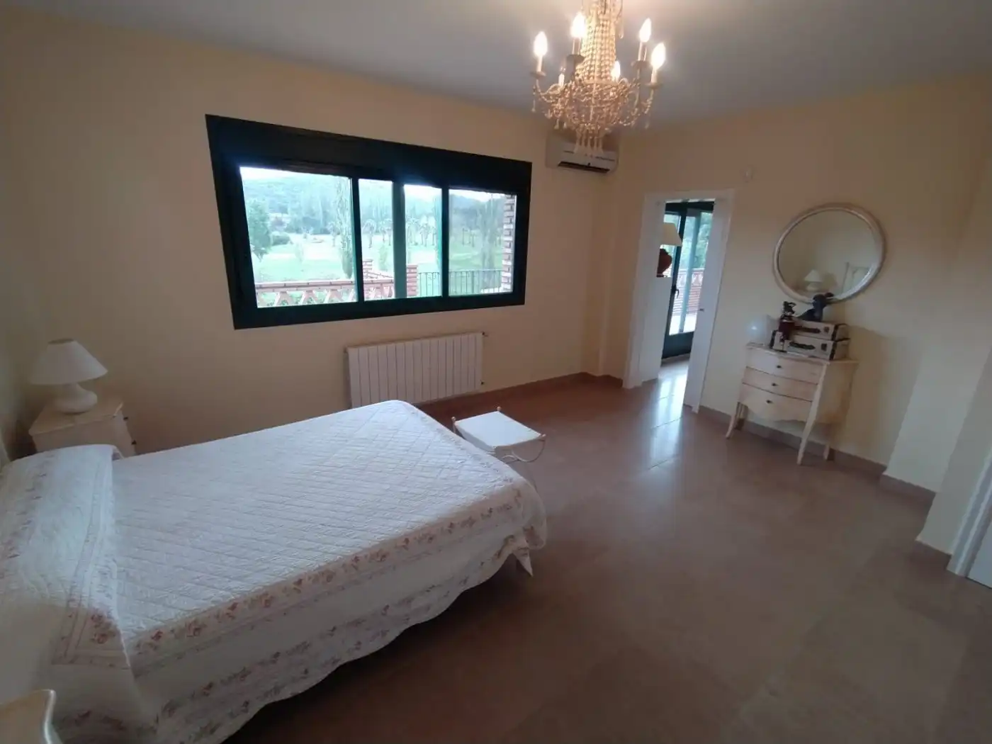 Dormitori de Casa o xalet en venda en Cáceres amb Aire condicionat, Calefacció i Jardí privat