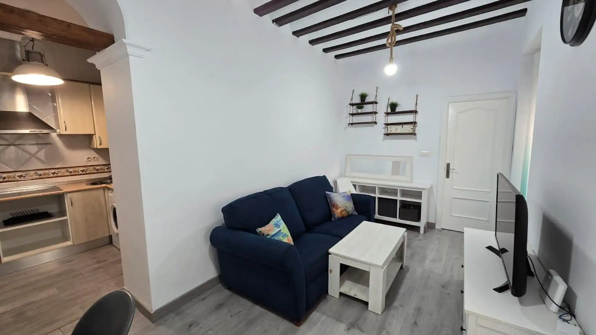 Sala d'estar de Pis en venda en  Cádiz Capital amb Moblat i Balcó