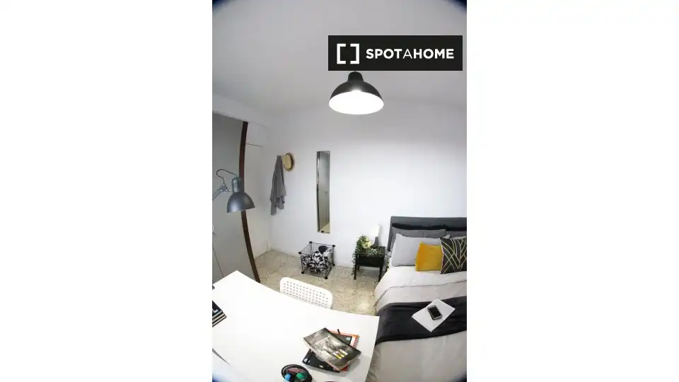 Bedroom of Flat for rent in Madrid  with Air Conditioner, Heating and Furnished