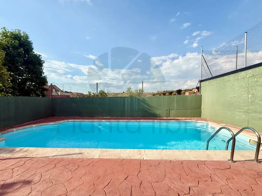 Piscina de Dúplex en venta en Villamediana de Iregua con Terraza y Piscina