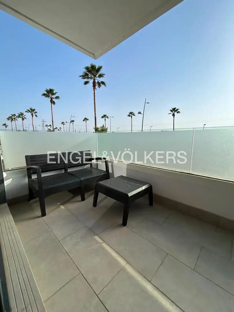 Piso con terraza en alquiler en Entrenúcleos, imagen 16