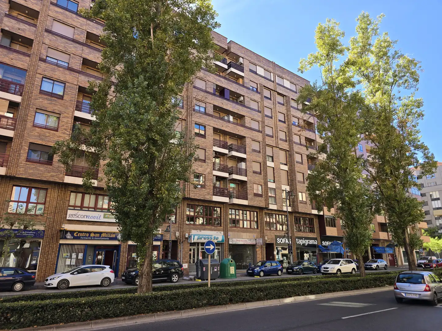 Vista exterior de Oficina de lloguer en  Logroño amb Aire condicionat i Terrassa