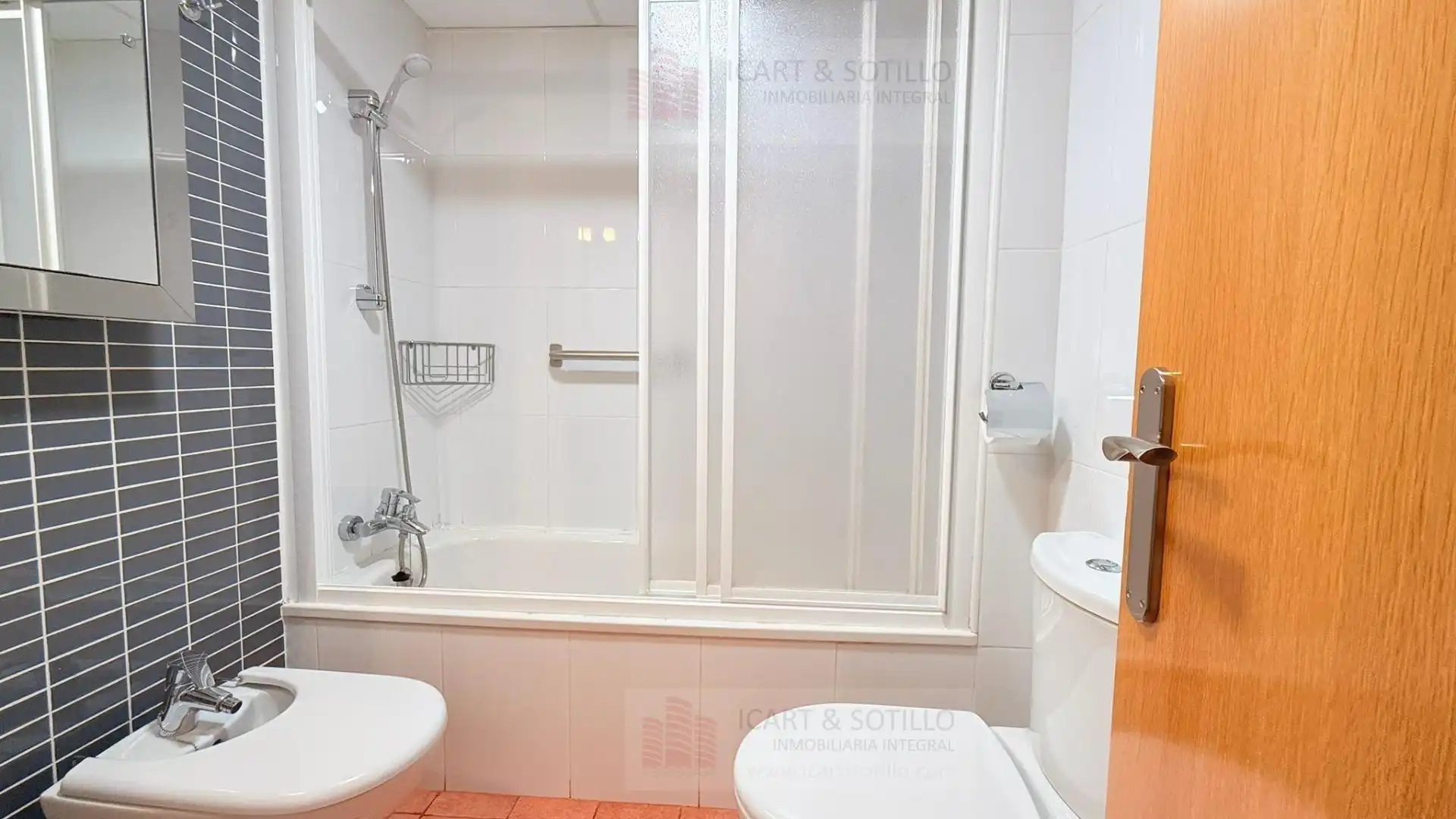 Baño de Piso en venta en Vinaròs con Aire acondicionado, Calefacción y Parquet