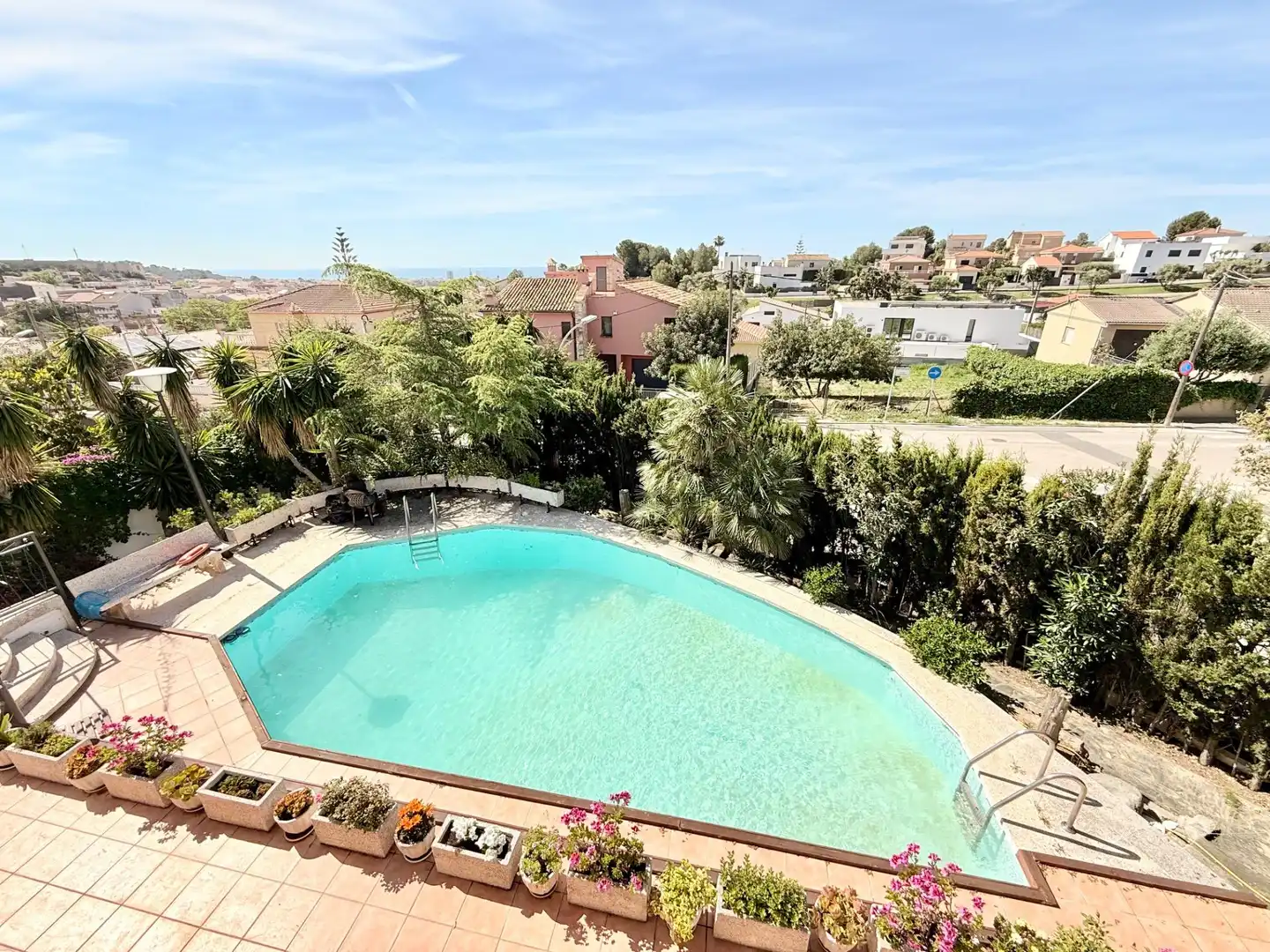Schwimmbecken von Haus oder Chalet zum Verkauf in Calafell mit Klimaanlage, Heizung und Privatgarten