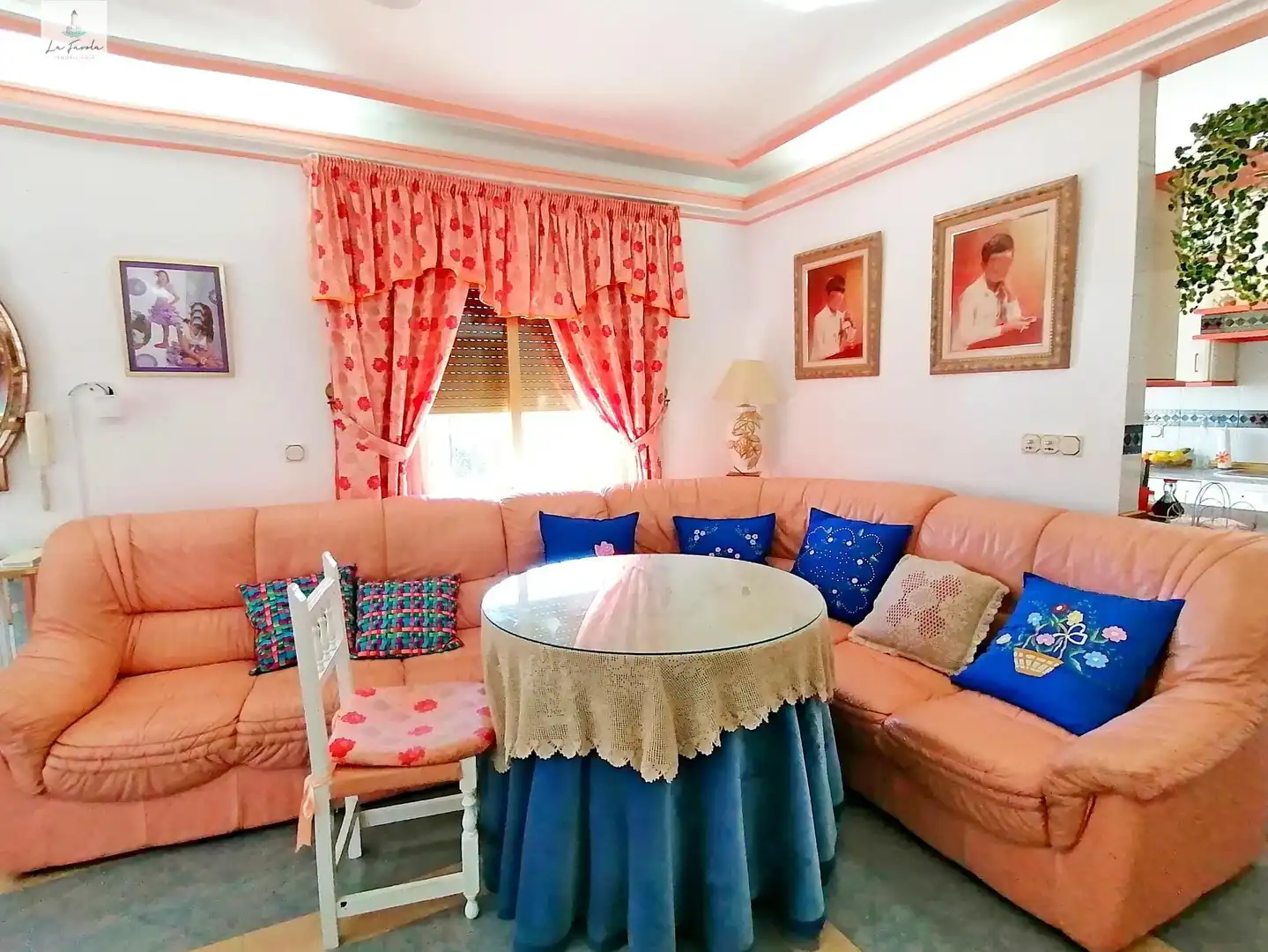 Sala d'estar de Casa o xalet en venda en Loja amb Jardí privat, Terrassa i Traster