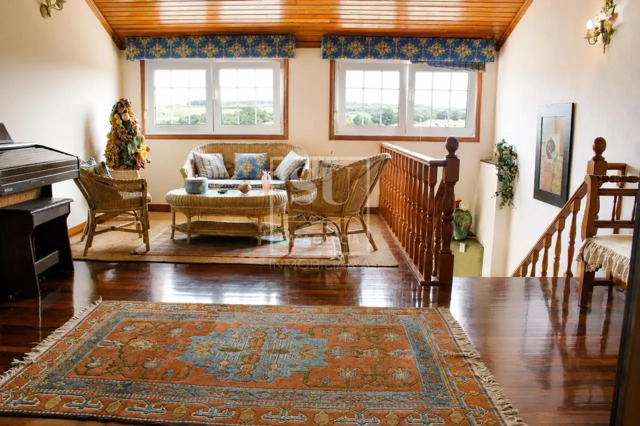 Sala de estar de Casa o chalet en venta en Nigrán con Calefacción, Jardín privado y Terraza